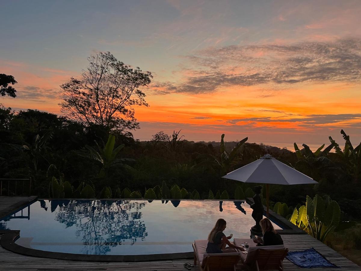 Hotel Sunset Hill Lembongan Exterior foto