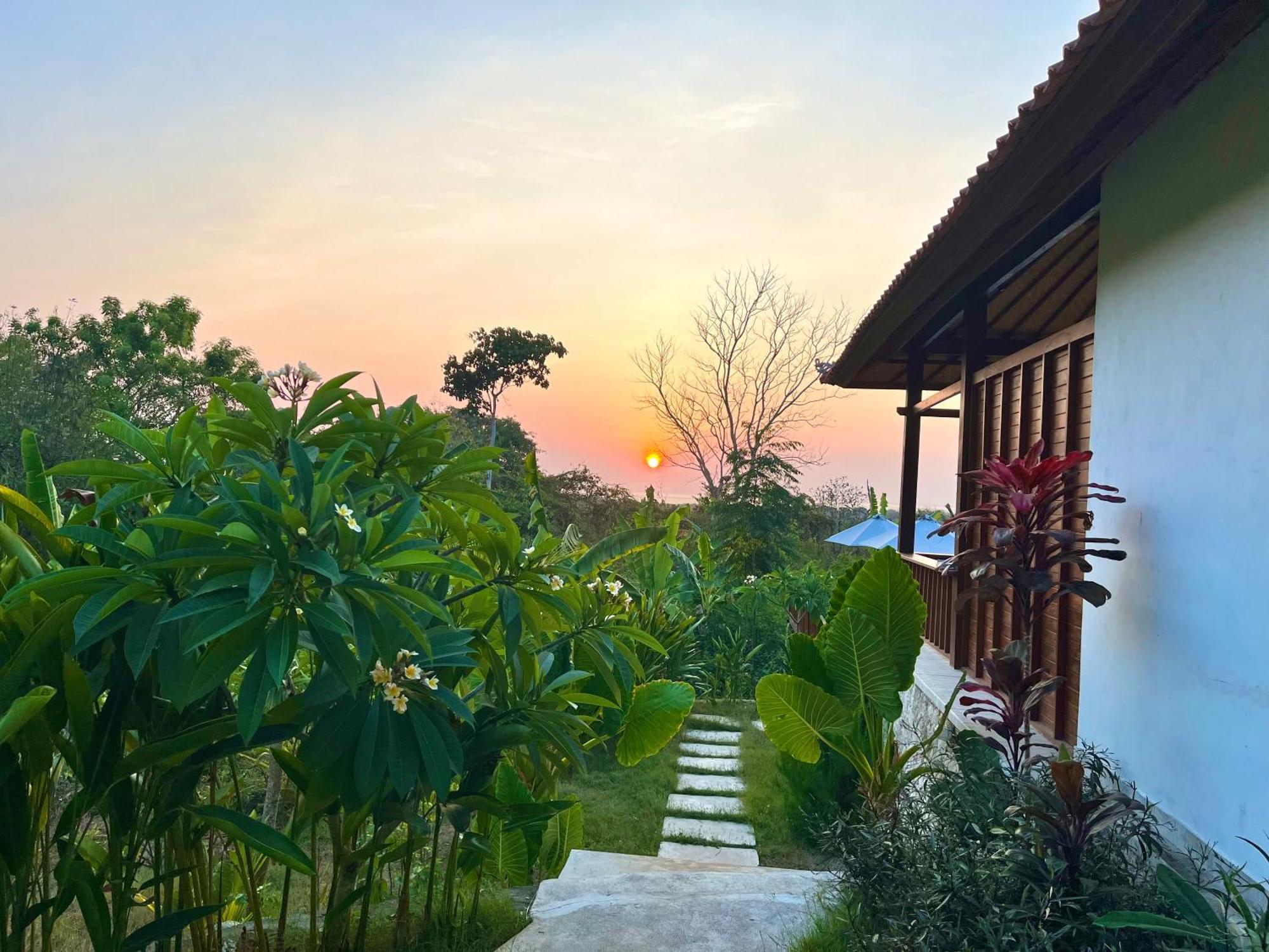 Hotel Sunset Hill Lembongan Exterior foto