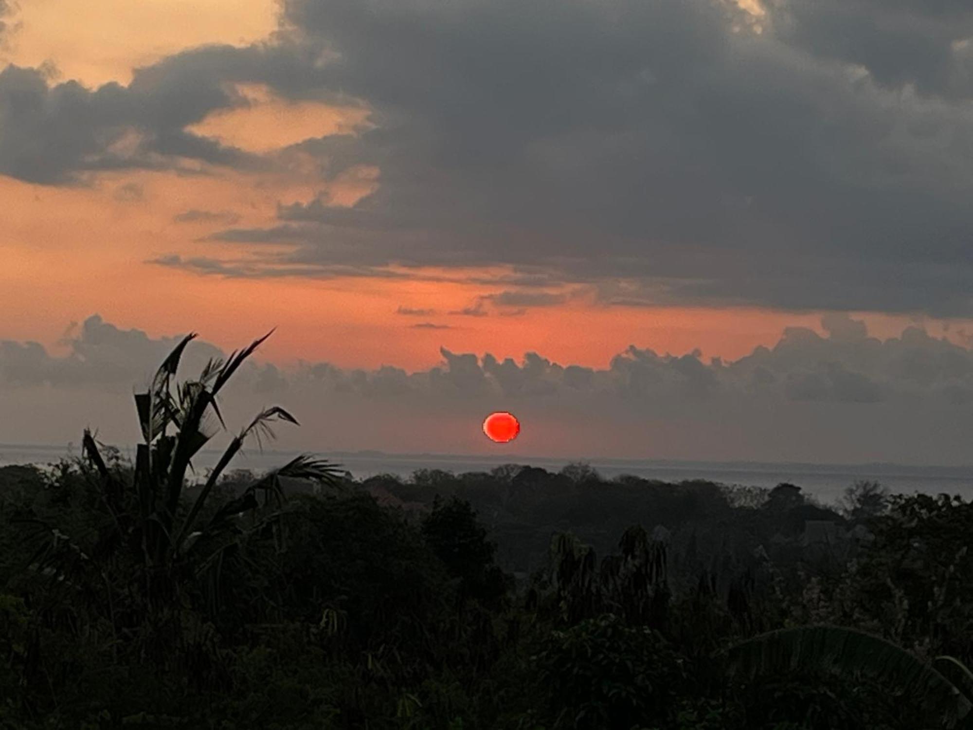 Hotel Sunset Hill Lembongan Exterior foto