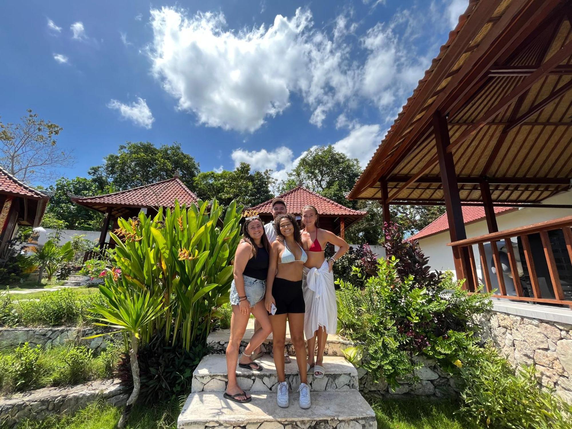 Hotel Sunset Hill Lembongan Exterior foto